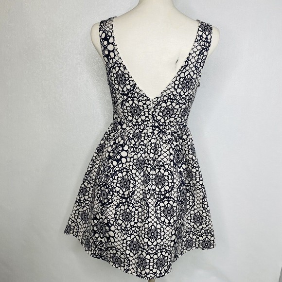 The Impeccable Pig Sz S Navy Blue White Floral Fit and Flare Dress - Picture 8 of 14